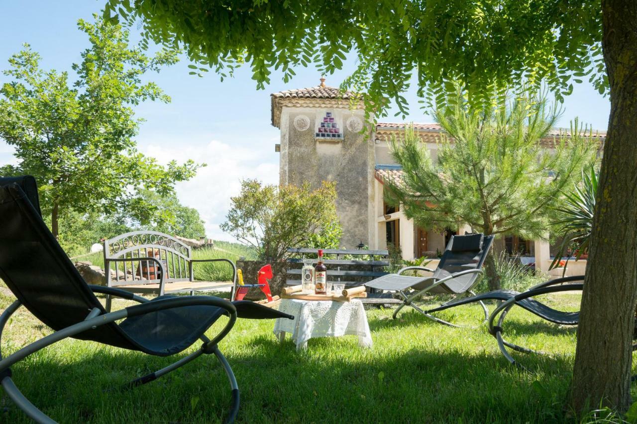 Hotel "Il Etait Une Soie..." Saint-Vincent-de-Barres Exterior foto
