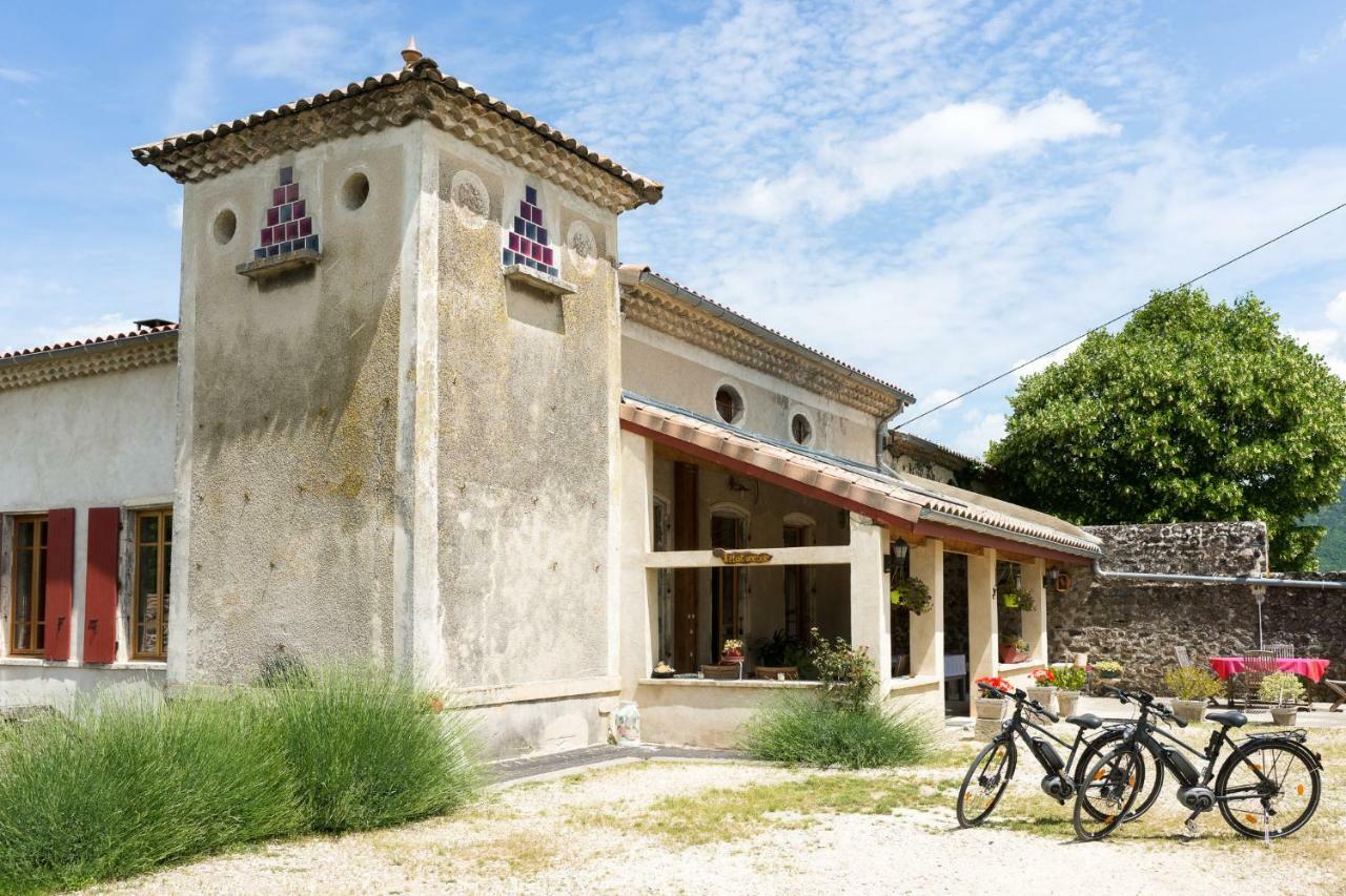Hotel "Il Etait Une Soie..." Saint-Vincent-de-Barres Exterior foto